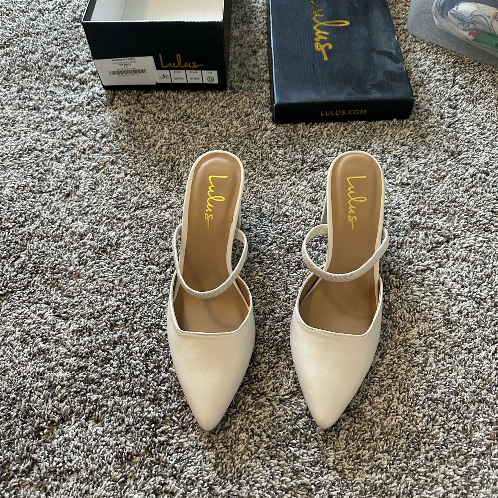 Lulu's Cream Pointed-Toe Mules Sleek Slip-On Design